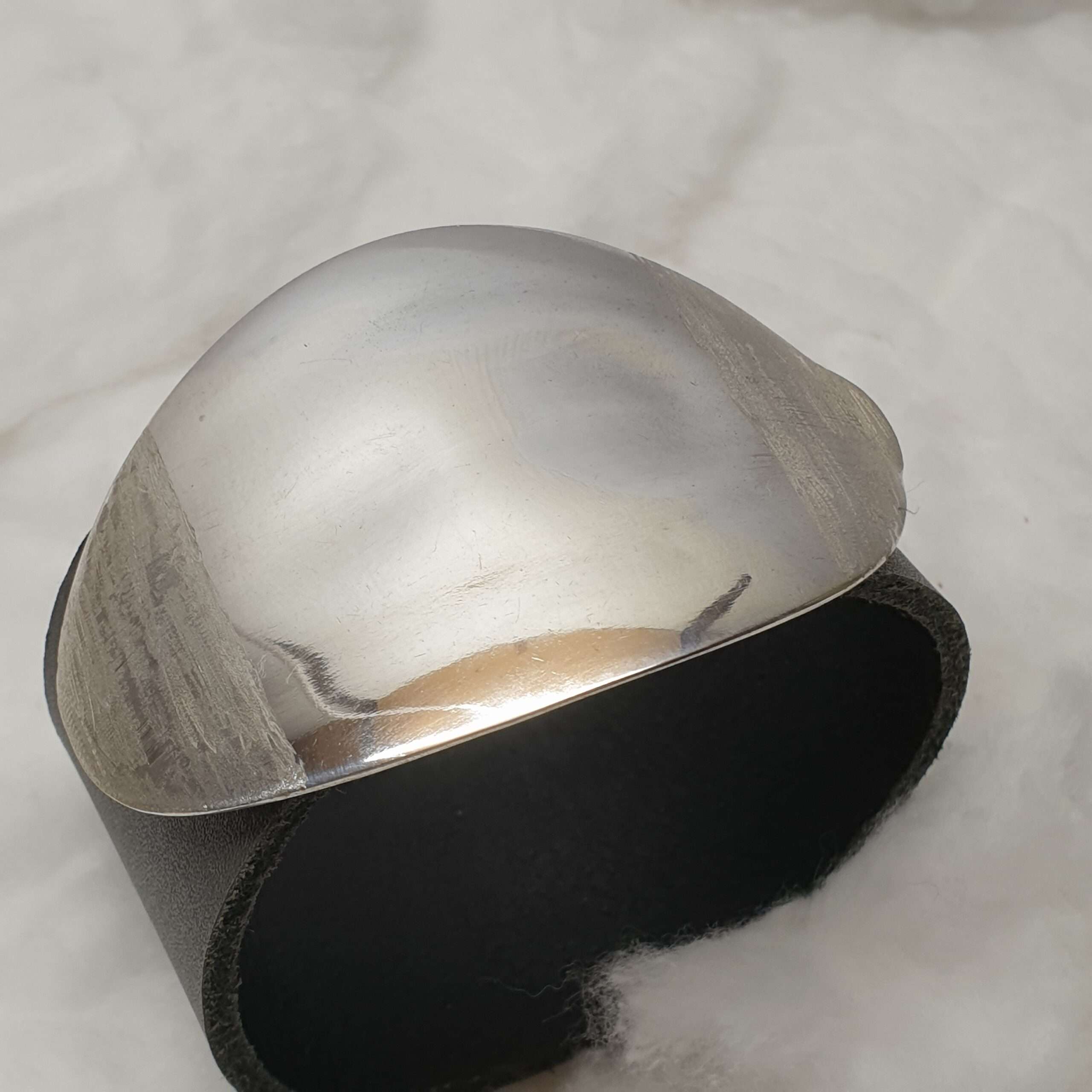 Anthrazitfarbenes Lederarmband mit Silberschnalle BS104