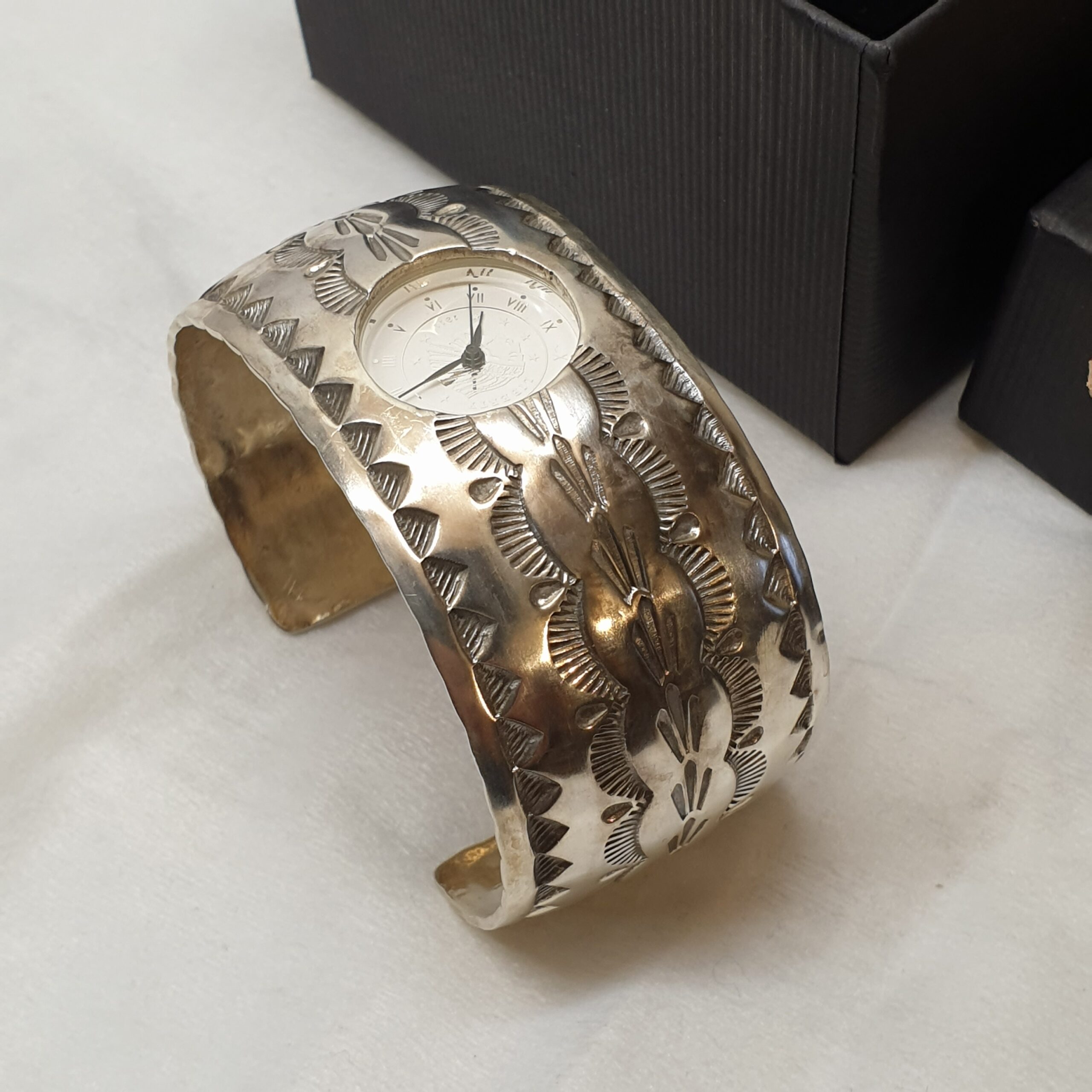 Nostalgische Uhr mit der Aufschrift Liberty 1911 mit Armreif Armspange Sterling Silber kunstvoll Vintage Eleganz SA213