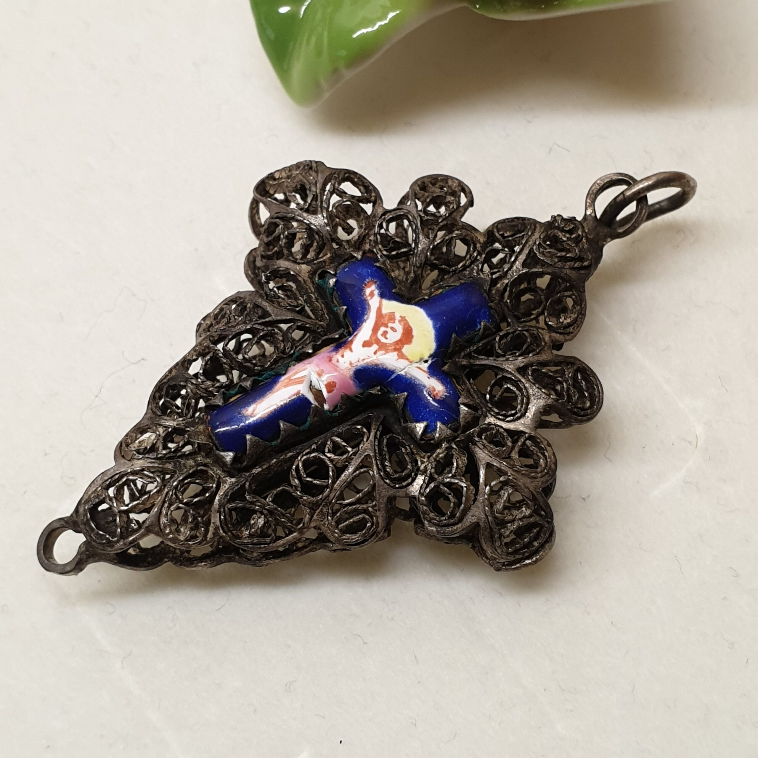 Anhänger antik filigran Kreuzanhänger für Rosenkranzkette Jesus Kreuz Silber Emaille bunt Shabby Vintage SKA1548