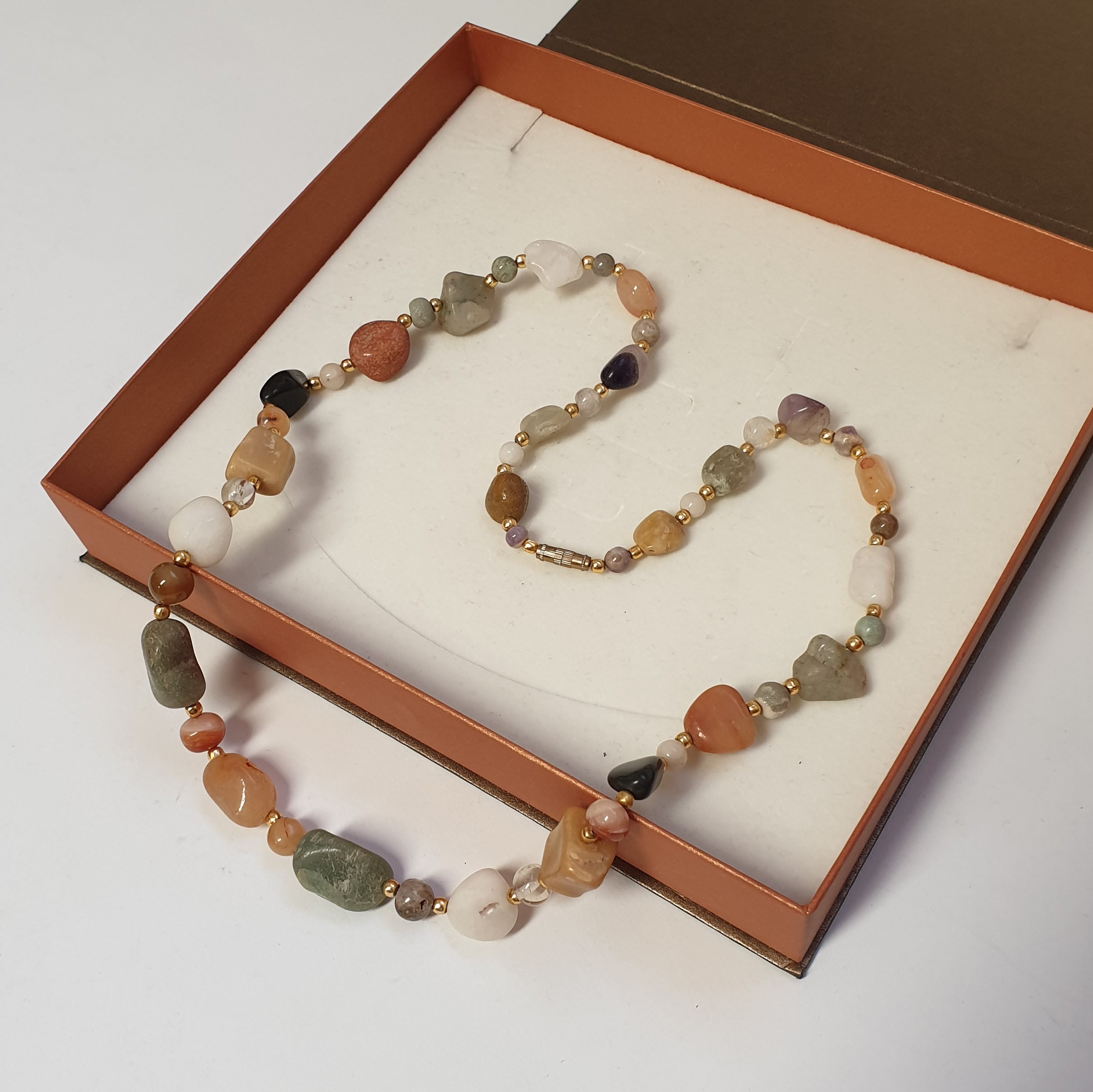 Halskette mit Achat-Edelsteinen L: 60 cm EK109