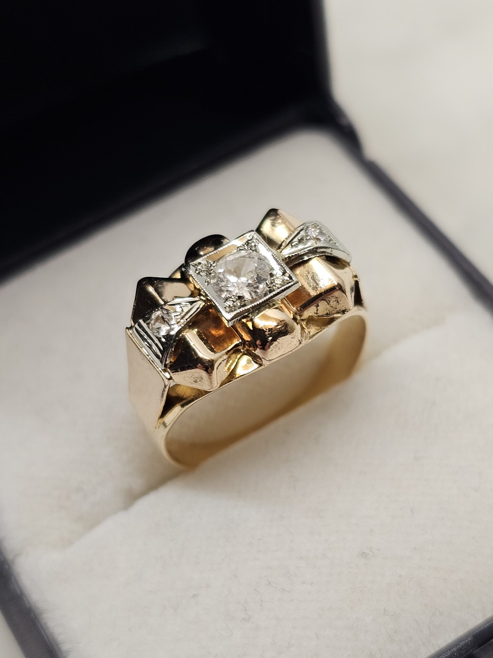 16,8 mm Nostalgischer Ring Gold 750 Kristalle klar Vintage Design elegant GR250