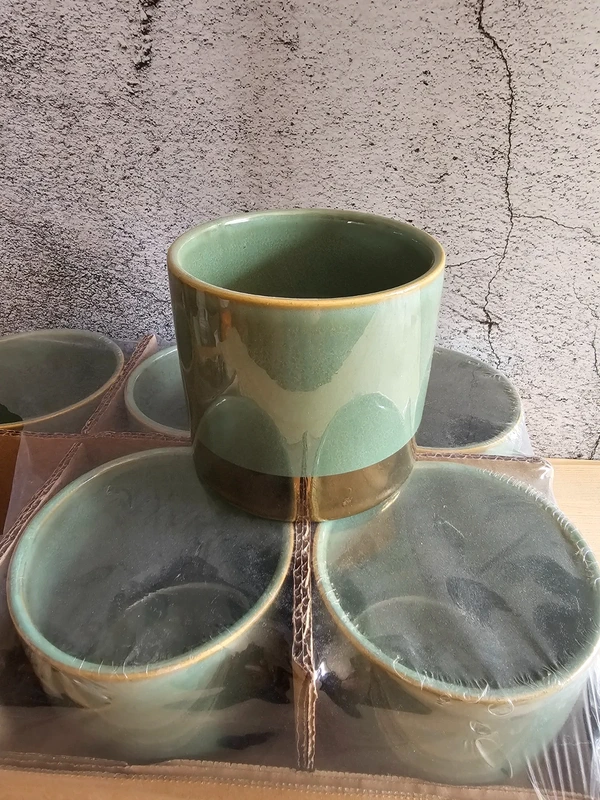 6 St. Blumentopf Topf Blumengefäß Übertopf Juna grün / gold