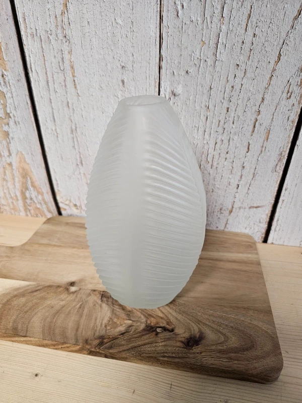 Flaschenvase mit Blattstruktur, Glas, milchig, 22cm, Ø14cm