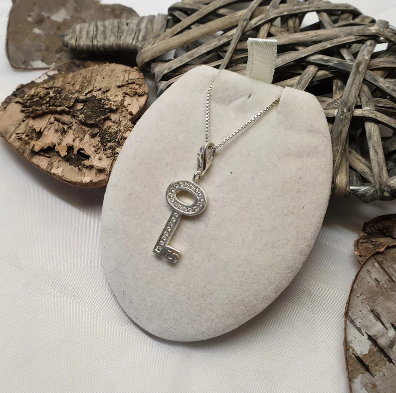 Anhänger Charm Silber 925 Schlüssel Kristallsteine klar Vintage elegant SKA1072