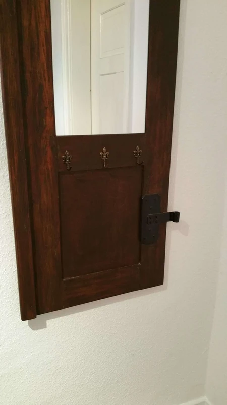 Garderobe mit Siegel in mahagoni Massivholz Fensterlade Beschläge Kleiderhaken Sp102