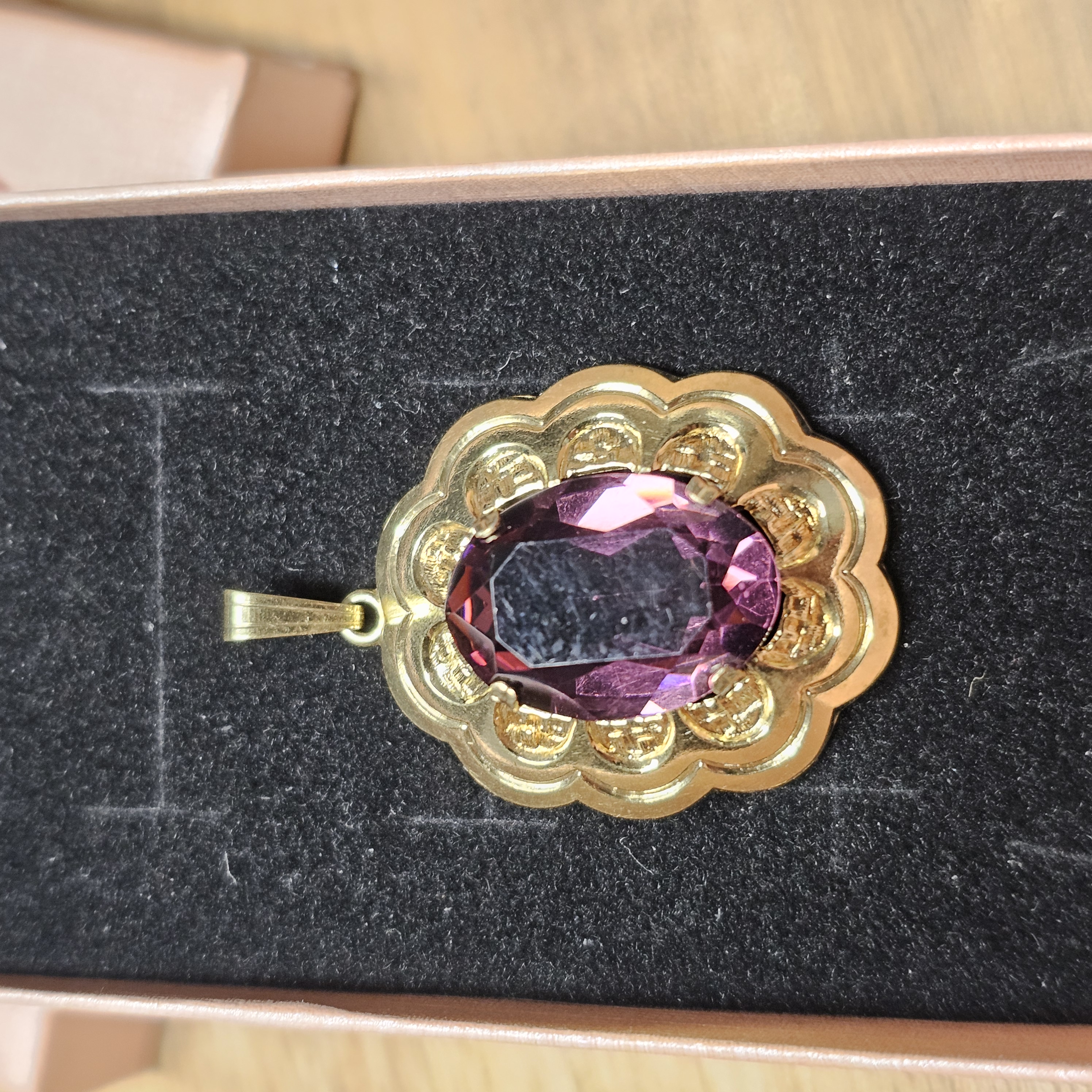 Nostalgischer Anhänger Amerik K & L American Doublé vergoldet Farbstein lila Shabby Vintage elegant ANH101