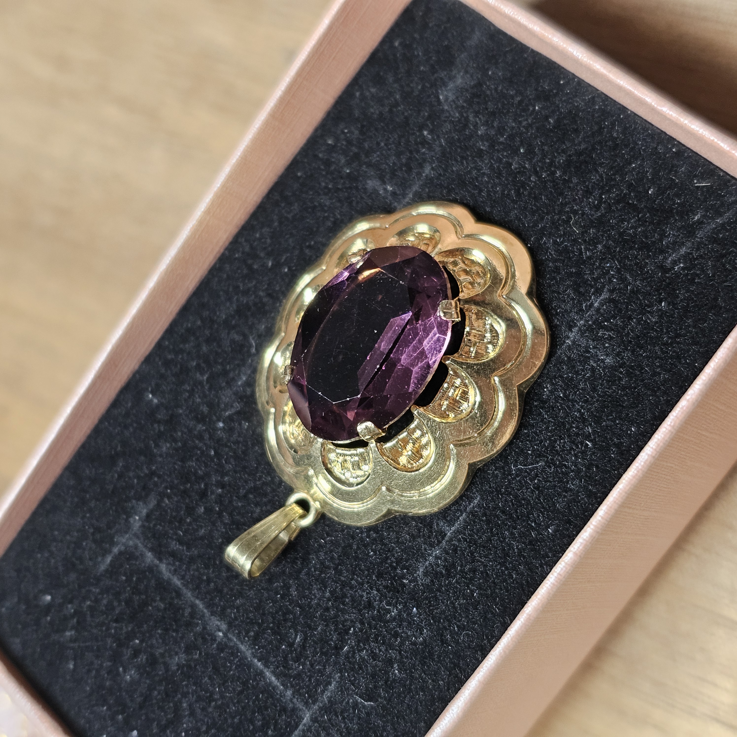 Nostalgischer Anhänger Amerik K & L American Doublé vergoldet Farbstein lila Shabby Vintage elegant ANH101