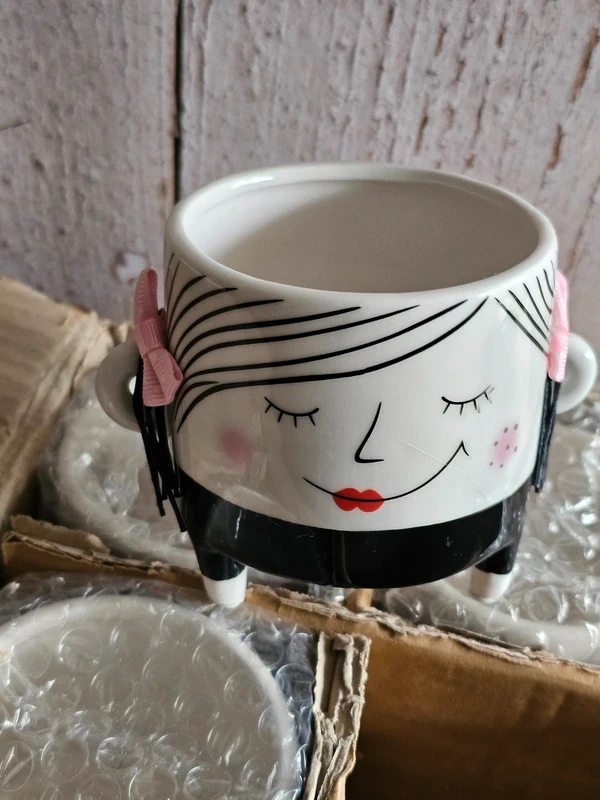 4 Stck. Blumentopf Gesicht-Luzi, schwarz,weiß, Keramik