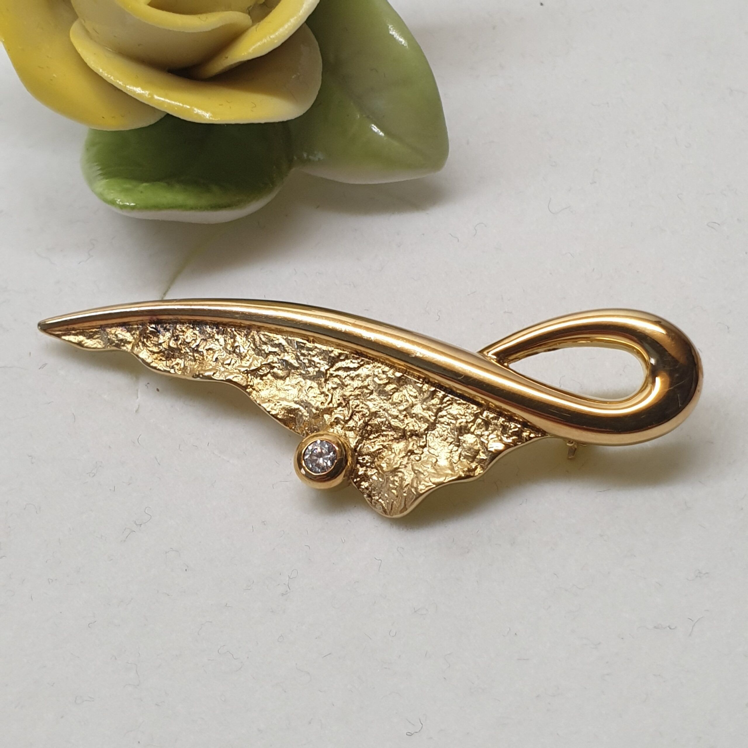 Design Brosche Anstecknadel Gold 375 Kristallstein klar Vintage elegant GB106