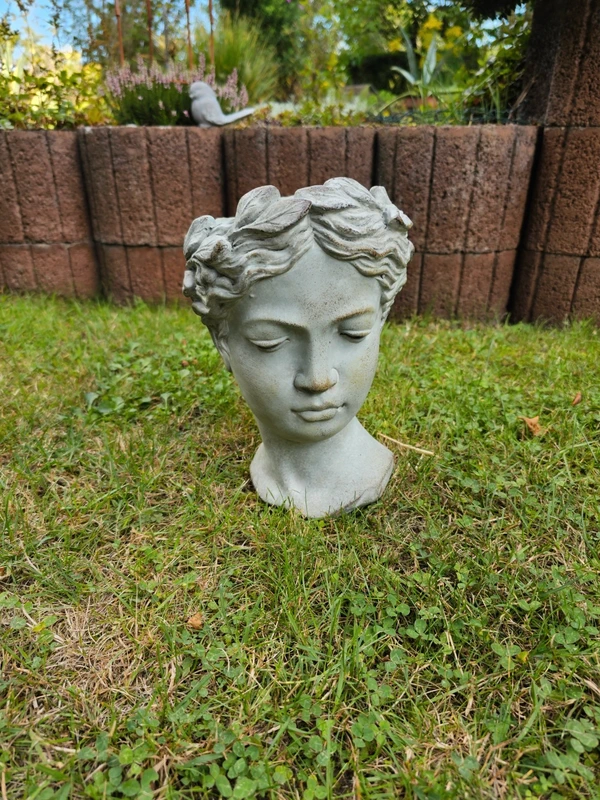 Pflanzbüste Pflanztopf Kopf Skulptur aus Keramik