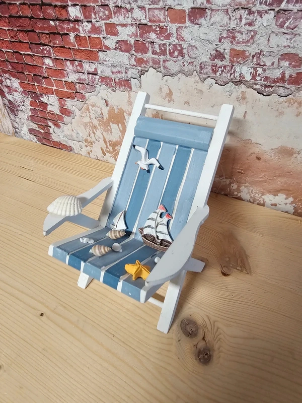 Deko Liegestuhl aus Holz