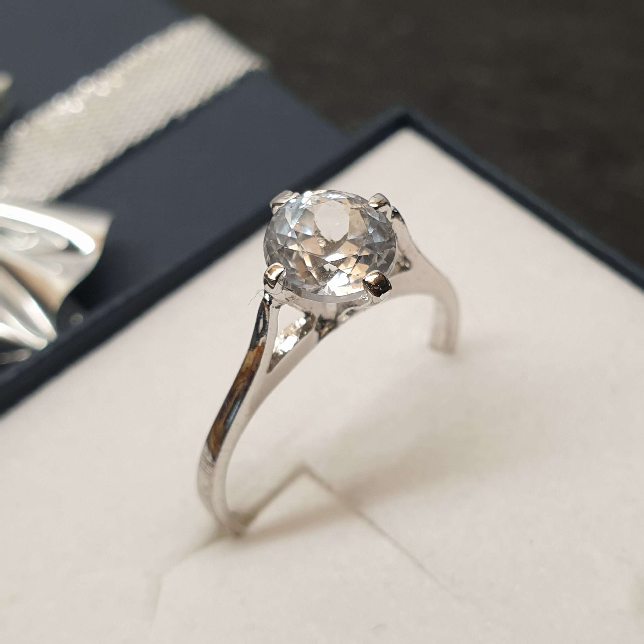 16 mm Feiner Ring Silberring Silber 925 mit Topas klar edel Vintage SR1185