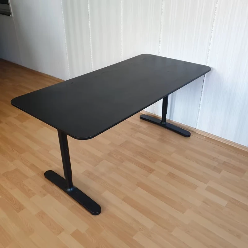 Bekant Schreibtisch schwarz Eschenfurnier/schwarz 160x80 cm