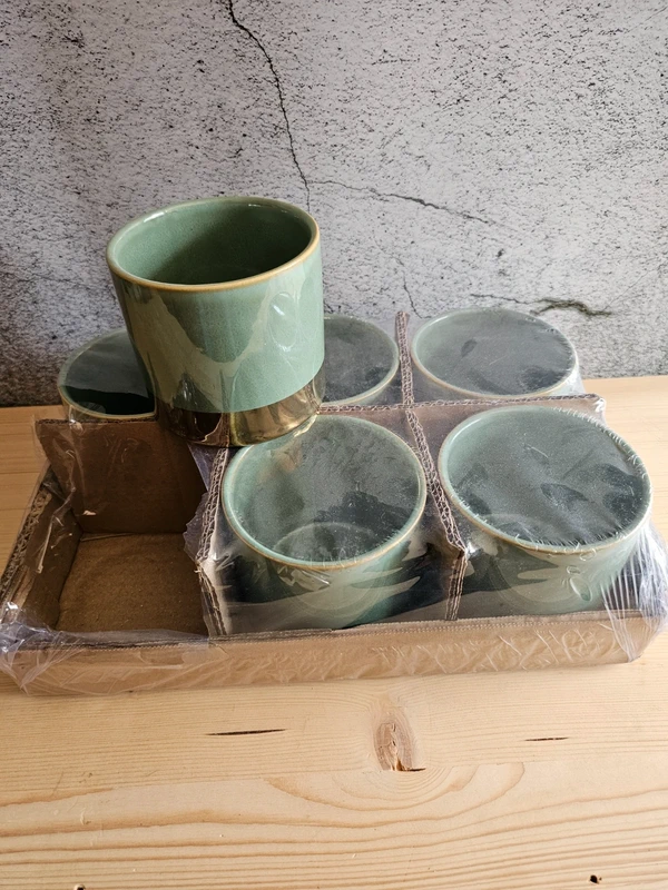 6 St. Blumentopf Topf Blumengefäß Übertopf Juna grün / gold