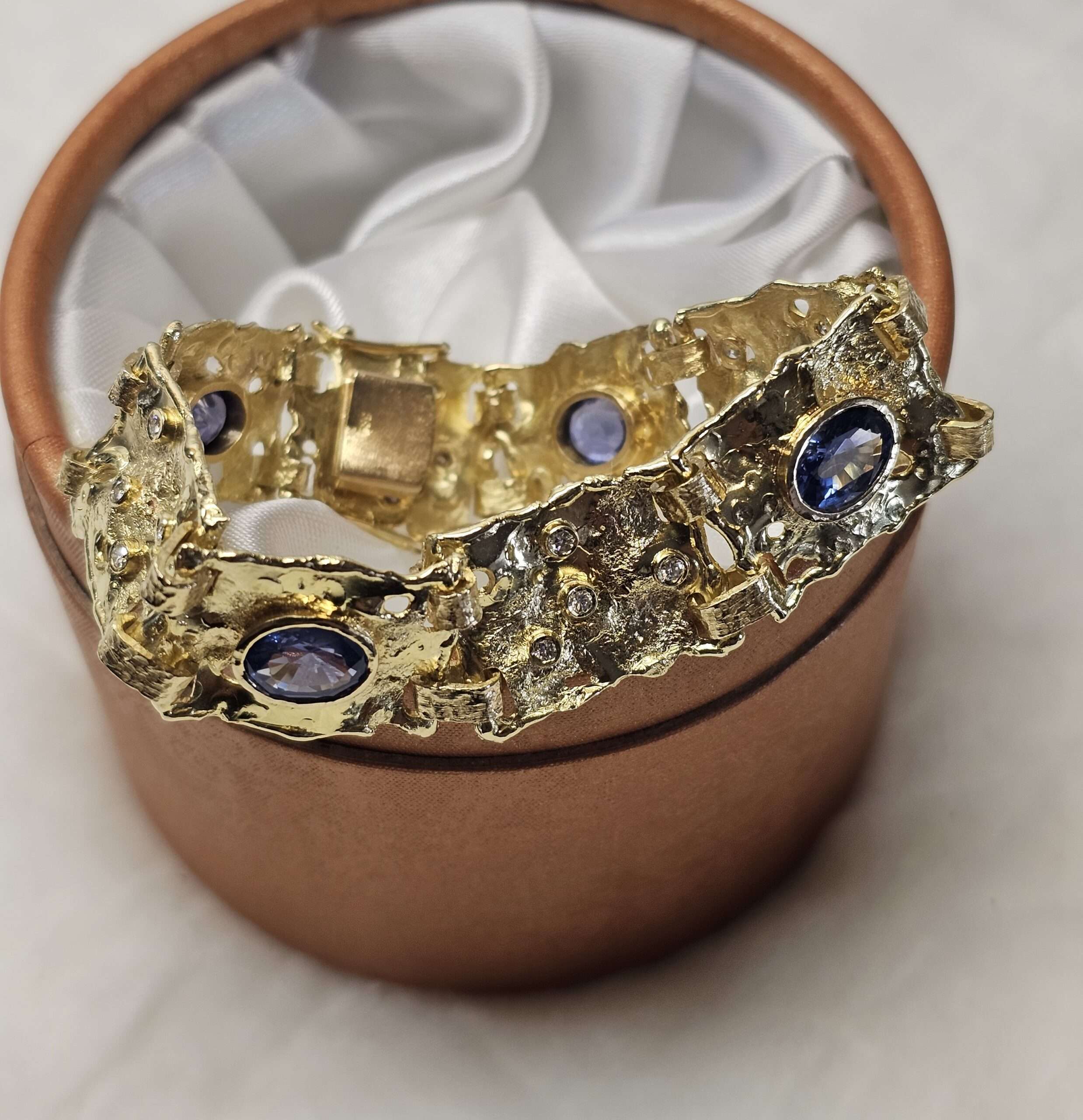 18 cm Armband Gliederarmband Gold 585 Saphire kornblumenblau & Brillanten Goldschmiede Kunst kunstvolles Design Vintage elegant Unikat GA118